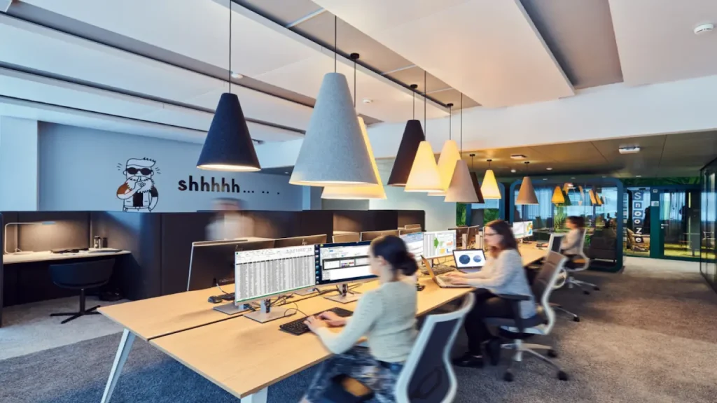 Hot Desking là gì 1 - pearl5 Center